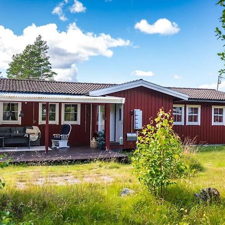 Villa Langroesta; Ruime Blokhut Grenzend Aan Bos Hagfors Esterno foto